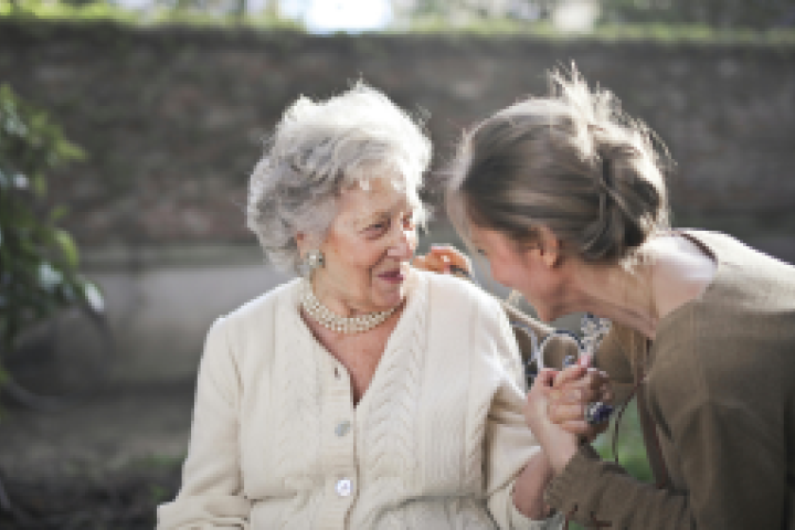 KOEL: Samenwerken aan betere ouderenzorg in West-Brabant Oost. Hoe programmamanager Elly van der Wijk de verbinding bracht.